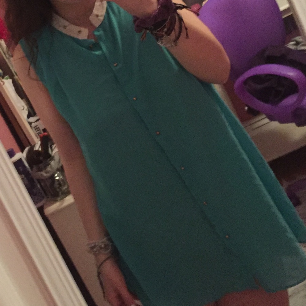 DRESSY STUDDED SLEEVELESS TOP - Picture 2 of 2